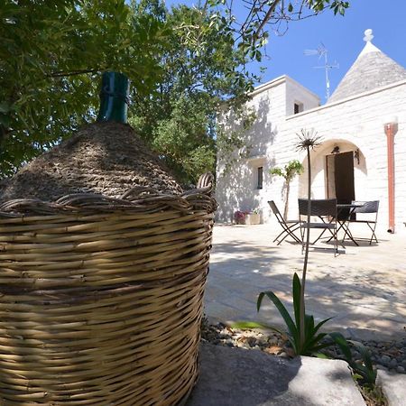 Trulli Petra Chiara Bed & Breakfast Locorotondo Exterior photo