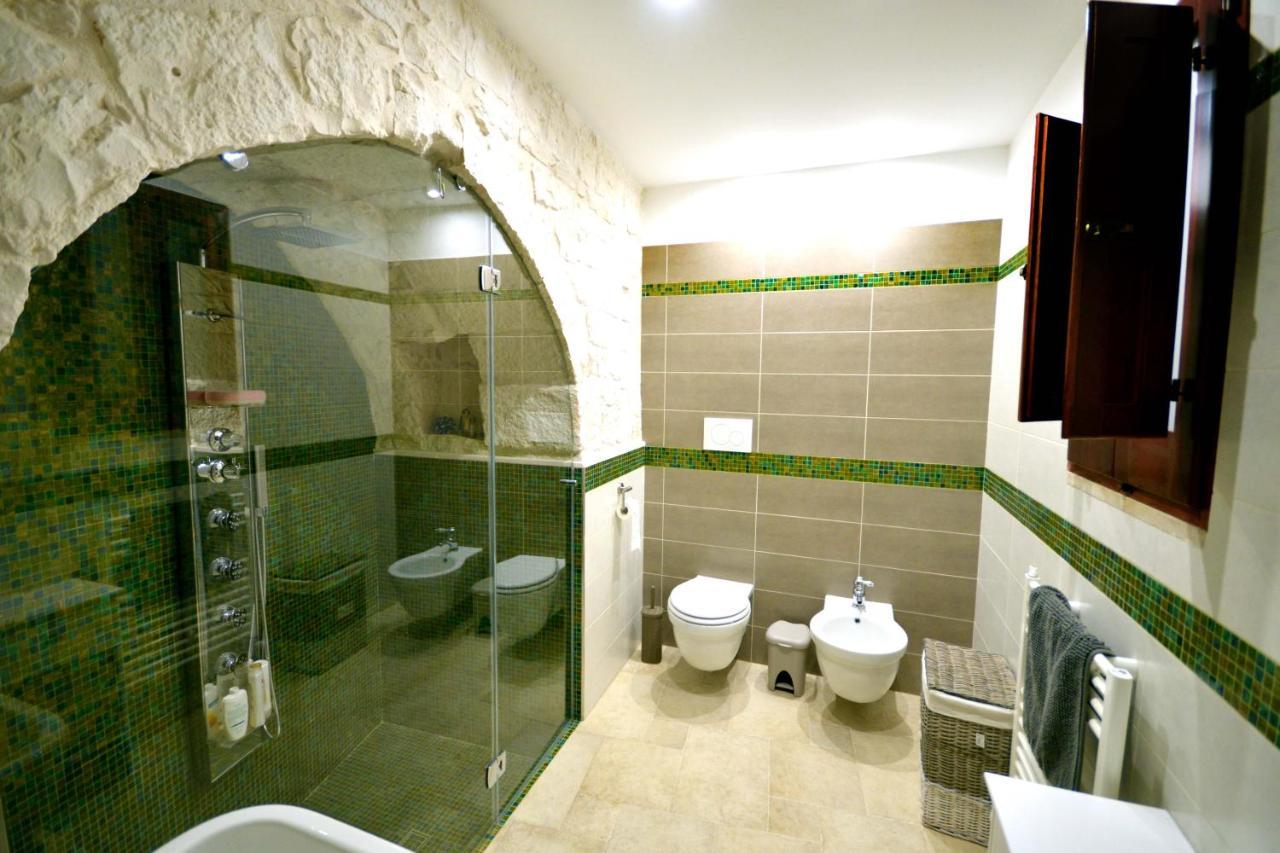 Trulli Petra Chiara Bed & Breakfast Locorotondo Exterior photo