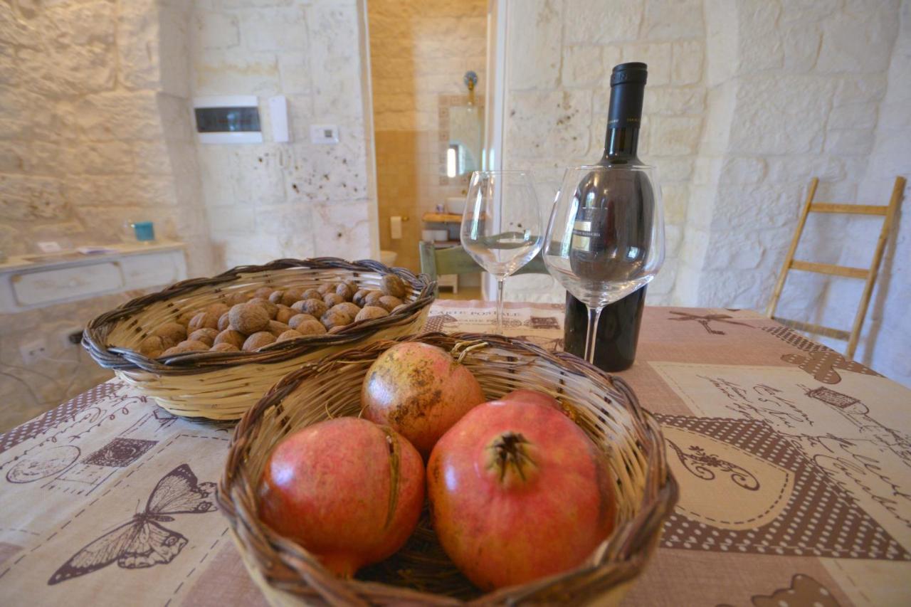 Trulli Petra Chiara Bed & Breakfast Locorotondo Exterior photo