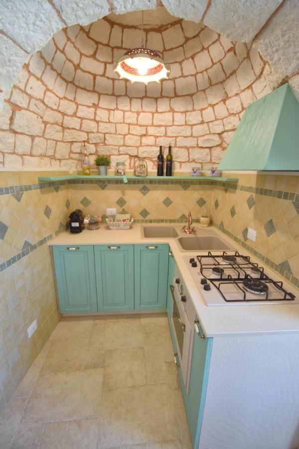 Trulli Petra Chiara Bed & Breakfast Locorotondo Exterior photo