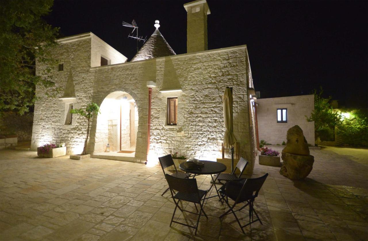 Trulli Petra Chiara Bed & Breakfast Locorotondo Exterior photo