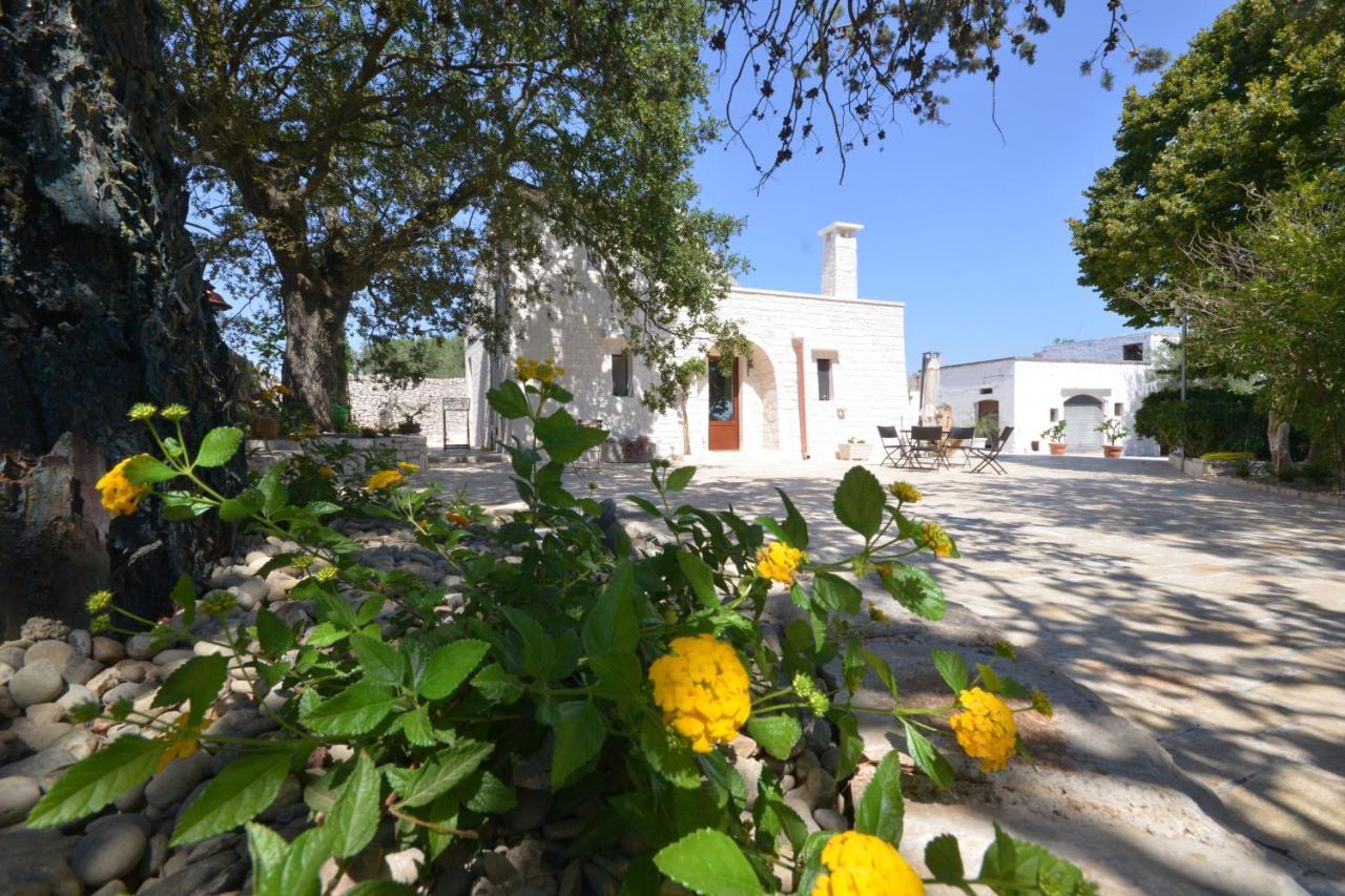 Trulli Petra Chiara Bed & Breakfast Locorotondo Exterior photo
