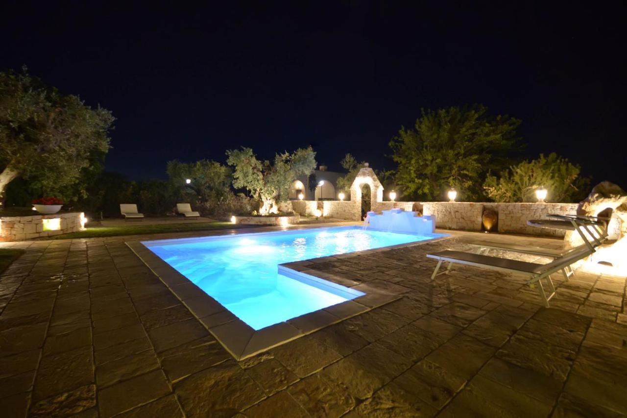 Trulli Petra Chiara Bed & Breakfast Locorotondo Exterior photo