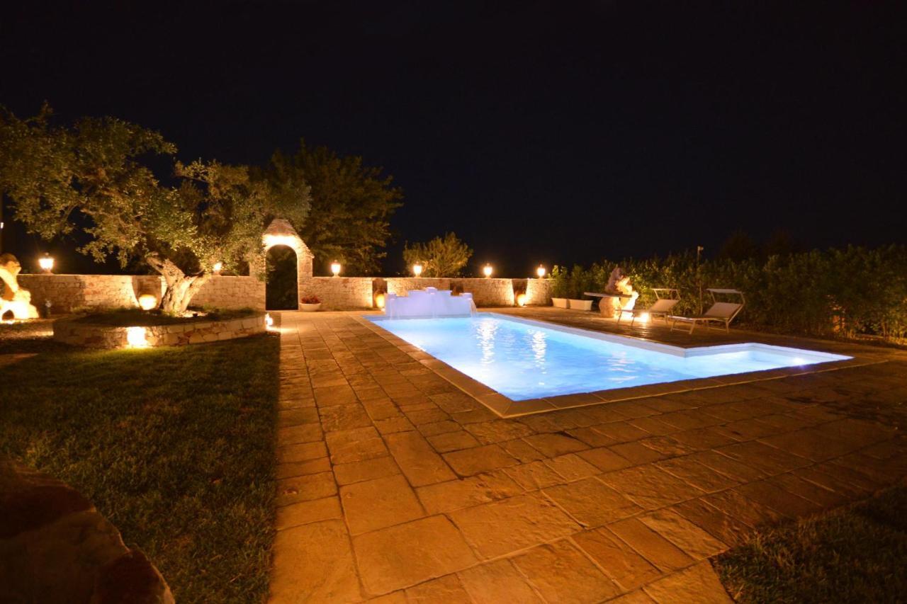 Trulli Petra Chiara Bed & Breakfast Locorotondo Exterior photo