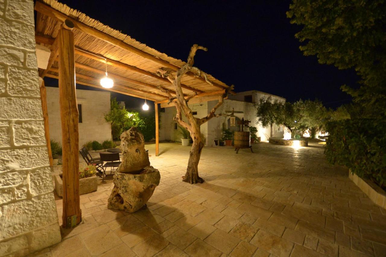 Trulli Petra Chiara Bed & Breakfast Locorotondo Exterior photo