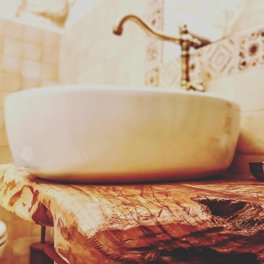 Trulli Petra Chiara Bed & Breakfast Locorotondo Exterior photo