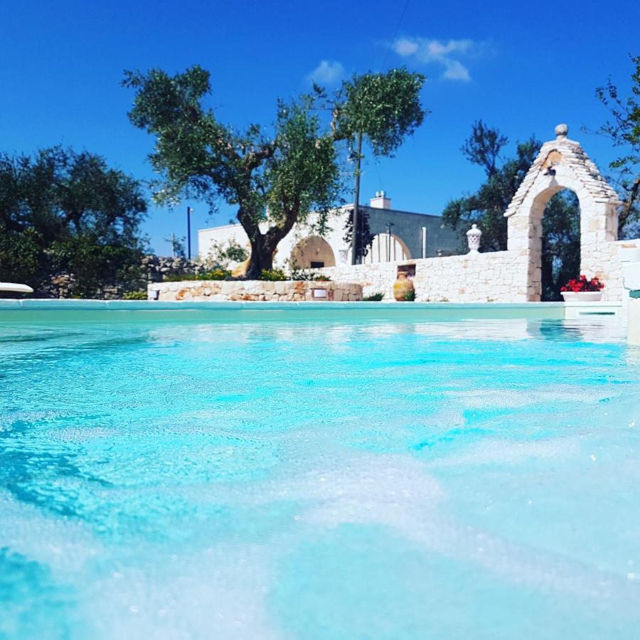 Trulli Petra Chiara Bed & Breakfast Locorotondo Exterior photo